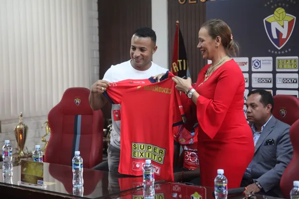 El circo en el que se ve envuelto el conjunto “militar” parece nunca acabar