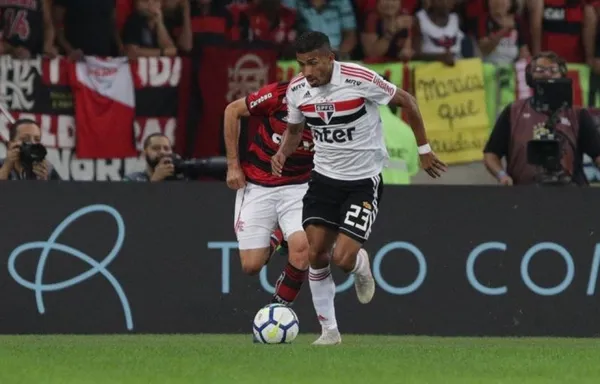 El club brasileño analiza la posibilidad de extender el contrato del delantero ecuatoriano