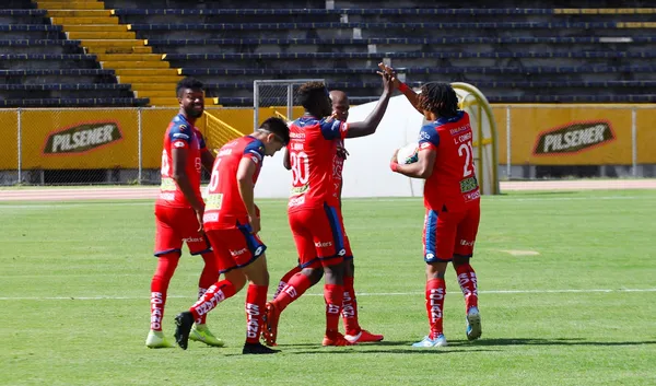 El Club Deportivo El Nacional comprometido con el descenso