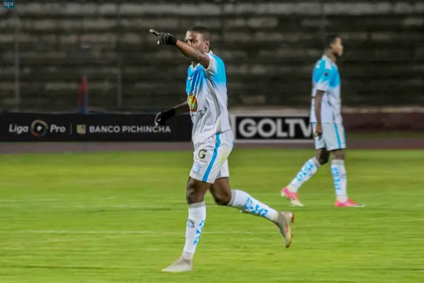 El club deseó suerte al jugador, descartando a BSC, y anunciándolo en LDU