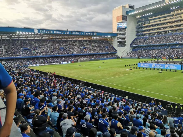 El COE le pidió una serie de permisos a Emelec para que puedan asisitir sus hinchas al estadio