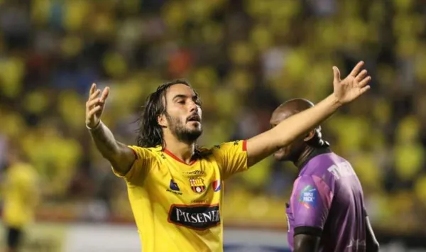 El colombiano pertenece a Boca Jrs. pero en Barcelona SC quisieran tenerlo una temporada más