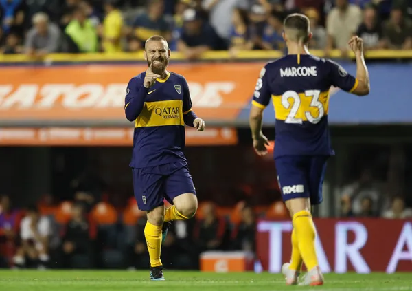 El cuadro Albo no pudo dar vuelta los tres goles del Xeneize en Casa Blanca