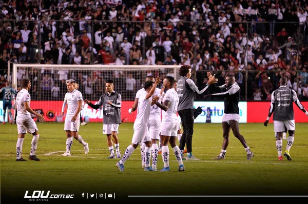 El cuadro albo se une a las muestras de ayuda