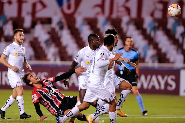 El cuadro albo tiene muchos jugadores en óptimo nivel , dentro de su plantilla