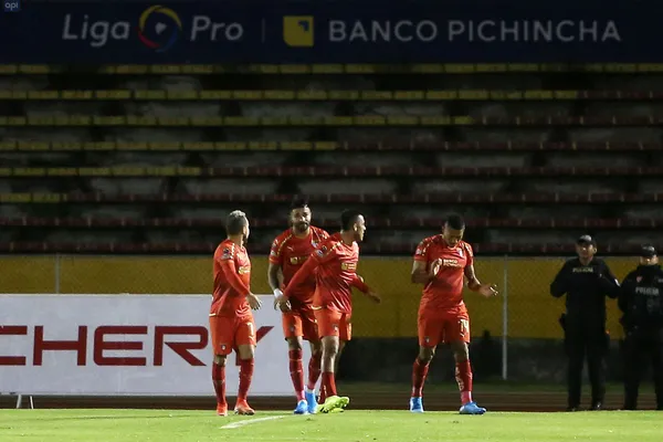 El cuadro de Liga de Quito logró imponerse con un tanto de su goleador, Rodrigo Aguirre, a IDV y está a poco de conseguir el paso a los playoffs