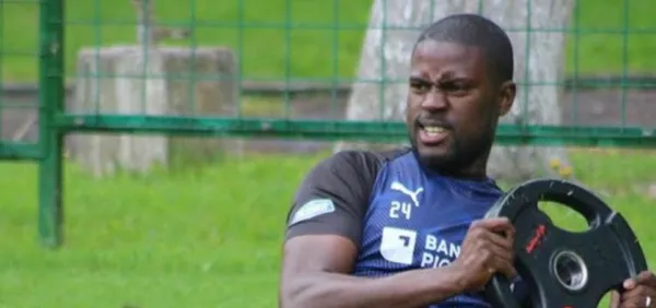 El defensa central demuestra que es el dueño del puesto en Liga de Quito