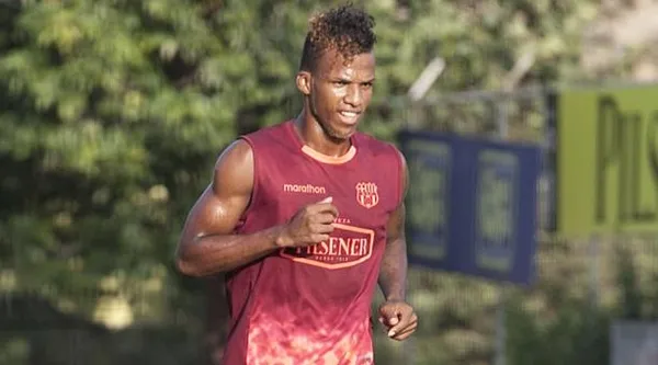 El defensa central no pudo acabar el partido frente al Manta FC