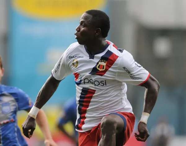 El defensor central fue campeón con el Deportivo Quito y terminó jugando en este club