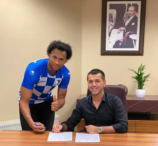 El defensor ecuatoriano podría ser separado de su nuevo equipo sin jugar un solo minutos, en caso de dar positivo por Covid-19 una vez más