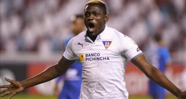 El delantero colombiano podría dejar las filas de Liga de Quito, ahora que es suplente y lo tiene por delante a Luis Amarilla