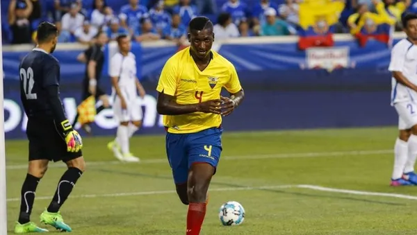 El delantero dio pistas sobre su futuro en Instagram