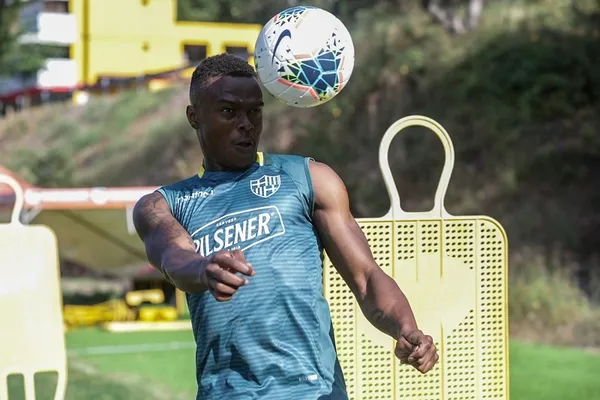 El delantero ecuatoriano acaba de anotar nuevamente y esta vez vistiendo la camiseta de BSC