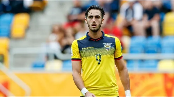 El delantero ecuatoriano ni en la banca de suplentes