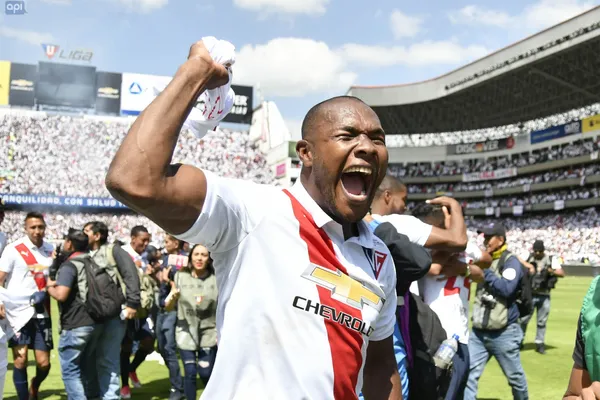 El delantero está cerca regresar al conjunto capitalino para la aproxima temporada