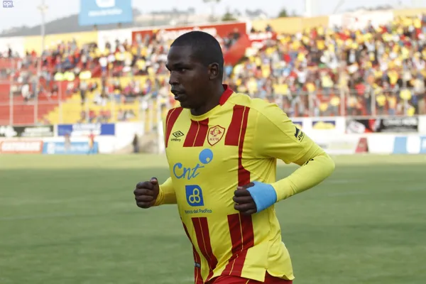 El delantero ex Aucas encontró nuevo equipo en menos de 24 horas