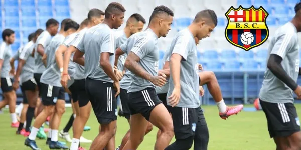 El delantero referente de Emelec tuvo una oferta de BSC pero no se fue pese a que le dieron un cheque en blando