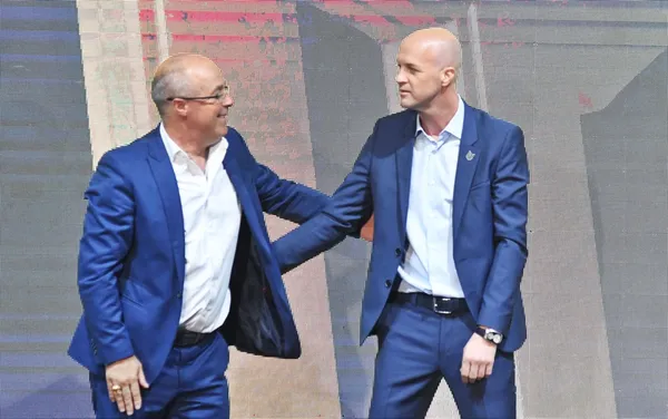 El DT podría salir si llega una oferta del FC Barcelona