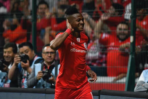 El ecuatoriano anotó un doblete