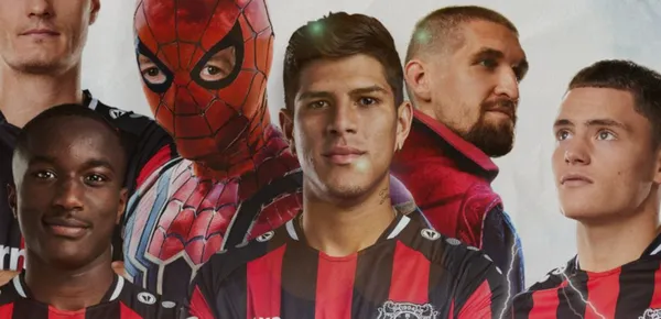 El ecuatoriano brindó una entrevista para el medio oficial del Bayer Leverkusen y entre varios temas manifestó que entrena como Spiderman