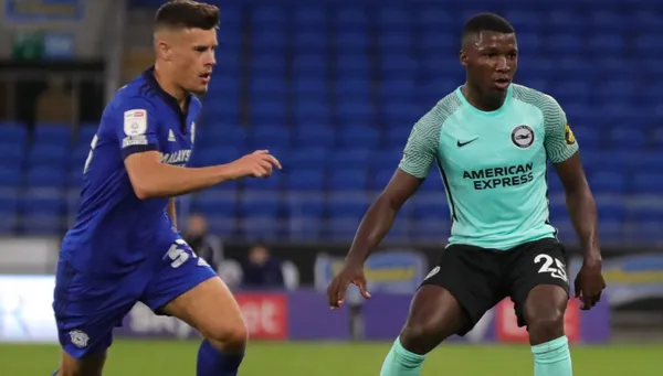 El ecuatoriano está entre la espada y la pared en el Brighton y Miguel Ángel Ramírez le hizo una propuesta