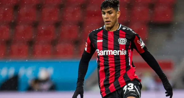 El ecuatoriano jugó su segundo partido consecutivo como central y casi anota