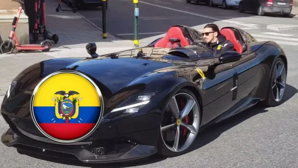 El ecuatoriano maneja el mismo auto que Zlatan en las calles de Los Ángeles