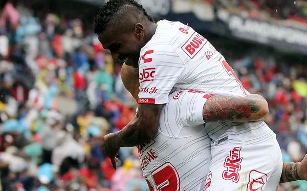El ecuatoriano Miller Bolaños dio el pase gol para el triunfo sobre Chivas de Guadalajara