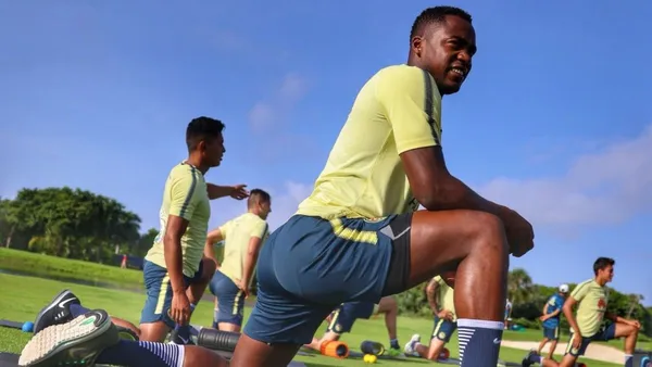 El ecuatoriano se distrae jugando tenis