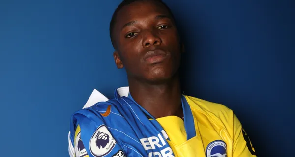 El ecuatoriano volvió a ser suplente en el Brighton y los aficionados están preocupados