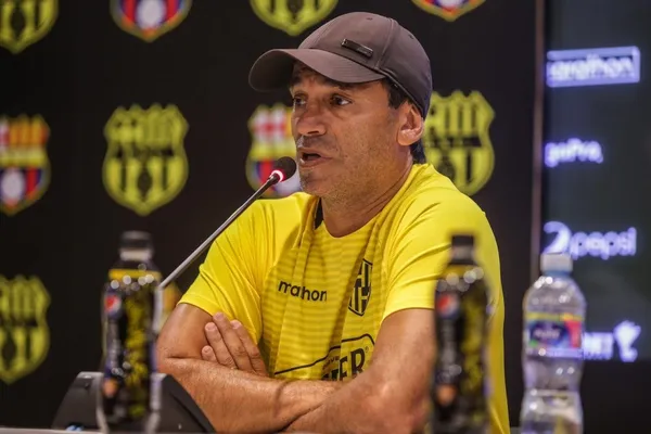 El entrenador argentino molestó tras la remontada de Liga de Quito ante Barcelona SC