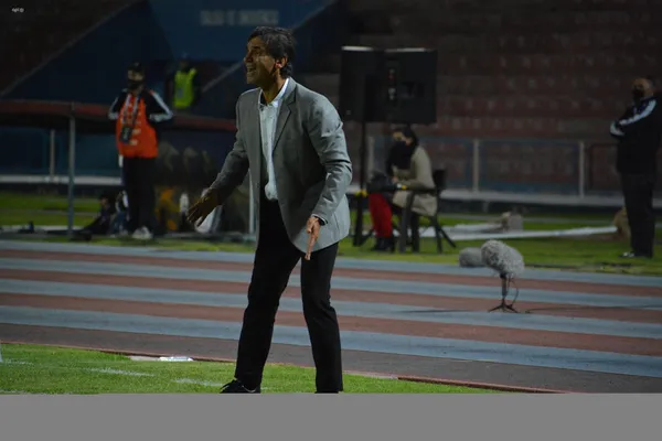 El entrenador argentino y Barcelona SC perdieron la punta del campeonato