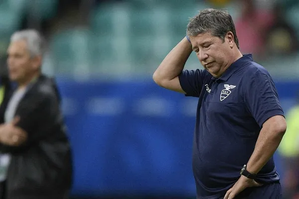 El entrenador colombiano recibe una nueva oportunidad en la dirección técnica