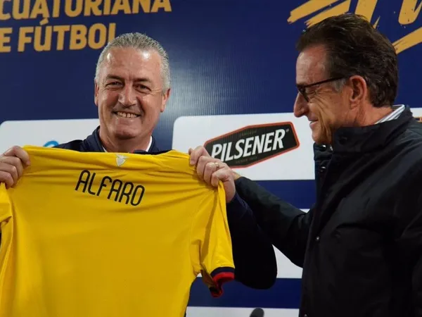 El entrenador de la Selección Ecuatoriana fue claro en cuanto al tema de los jugadores que renunciaron a la selección