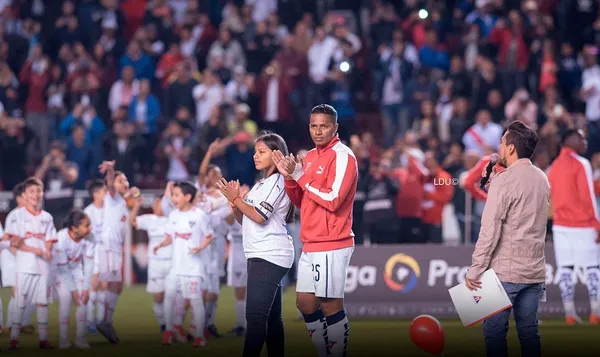 El entrenador de Liga de Quito, Pablo Repetto, se refirió a las diferentes críticas que ha tenido Valencia en los estadios del país