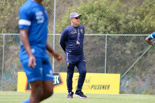 El entrenador prepara la lista de los Sub 23, pero Emelec se ha negado a dar jugadores