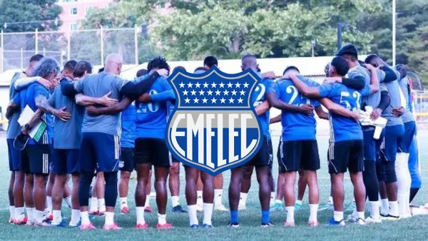 El entrenador trata de llevar la armonía pero hay un elemento que estaría dedicado a las fiestas