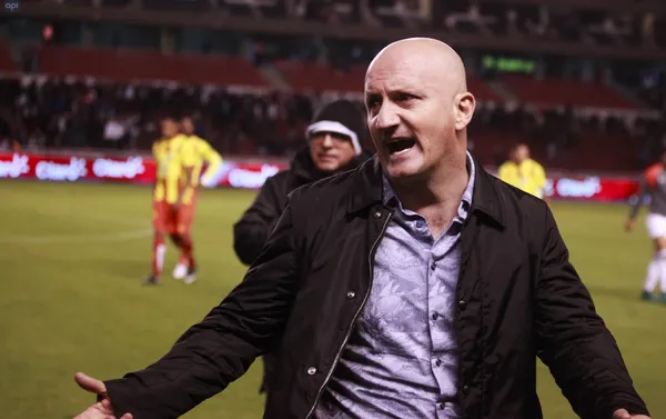 El entrenador uruguayo dejó ir puntos importantes ante Emelec