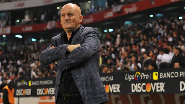 El entrenador uruguayo aún no empieza la temporada y ya es observado por un equipo grande de Brasil