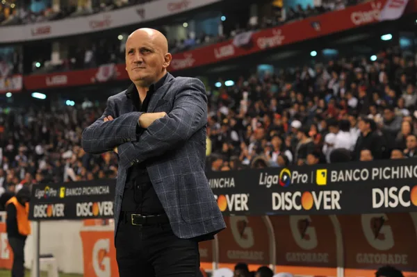 El entrenador uruguayo llevó a Liga de quito a su primer triunfo en Brasil por Copa Libertadores