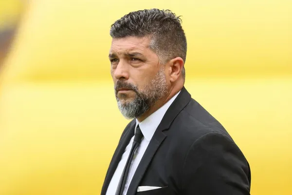 El entrenador uruguayo ocupó los mismos discursos cuando renunció de estos equipos