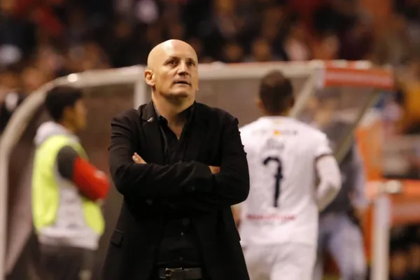 El entrenador uruguayo va por un buen resultado en Guayaquil