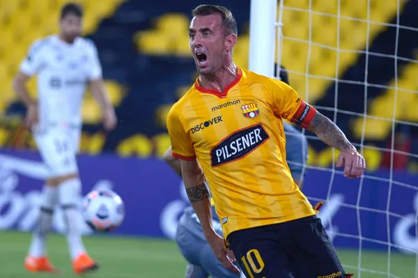 El equipo canarió iría con su once de gala con el fin de llevarse los tres puntos de su clásico rival.