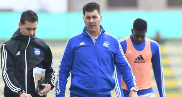 El español, Ismael Rescalvo, hizo algo que solo haría un entrenador de equipo chico y no de Emelec