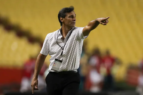 El estratega argentino estuvo en una suite del estadio Monumental