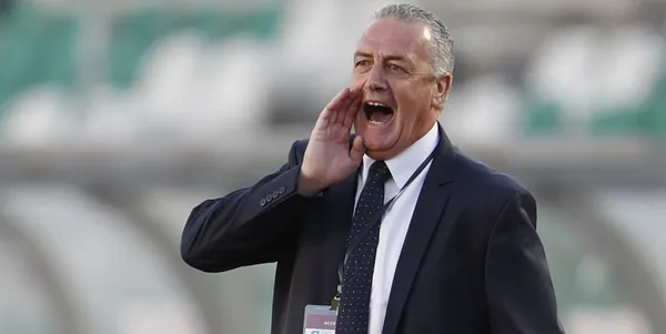 El estratega argentino Gustavo Alfaro tenía en mente un cambio en Ecuador que no toleraron