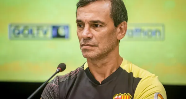 El estratega argentino habló en rueda de prensa luego de la derrota contra el Gualaceo