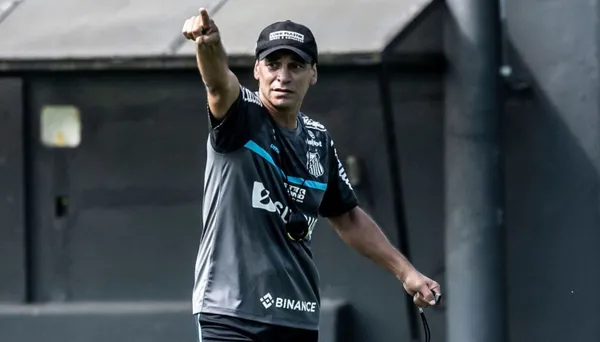 El estratega argentino no la pasa bien en Brasil porque los jugadores se están revelando