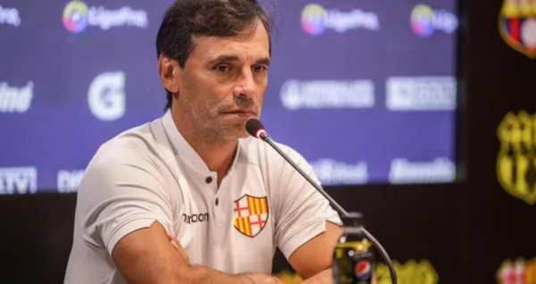 El estratega argentino se mandó a la afición encima y para la dirigencia fue insostenible