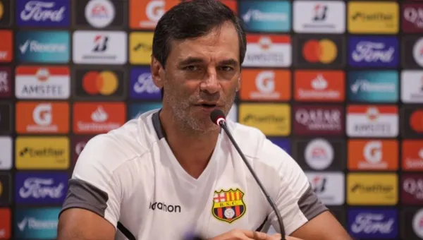 El estratega argentino ya está en Ecuador y sorprendió lo primero que hizo